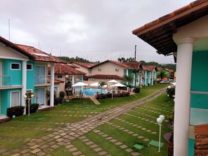 Exterior - Duplex house with three suites in condominium on Taperapuan Beach (Porto Seguro)