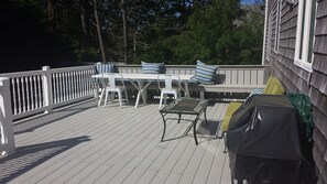 Property grounds - Sleeps 10+/Walk To Buck's Pond Lake! Close To Beach/Golf/Restaurants (Harwich)