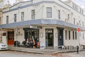 Exterior - Waterview terrace in rock (Millers Point)