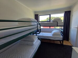 3 bedrooms, iron/ironing board, free WiFi - Fisherman's Retreat on Lake Tarawera (Lake Tarawera)