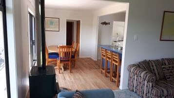 TV, fireplace, DVD player, books