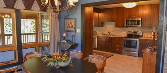 GORGEOUS Home with Mtn Views/Perfect For Families & Groups/Wrap Porch/ATV Pking