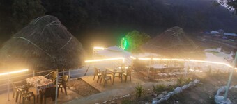 hvorfor du vil være i søen foran begnas gæstehus i Nepa turistmæssige hub Pikhara 