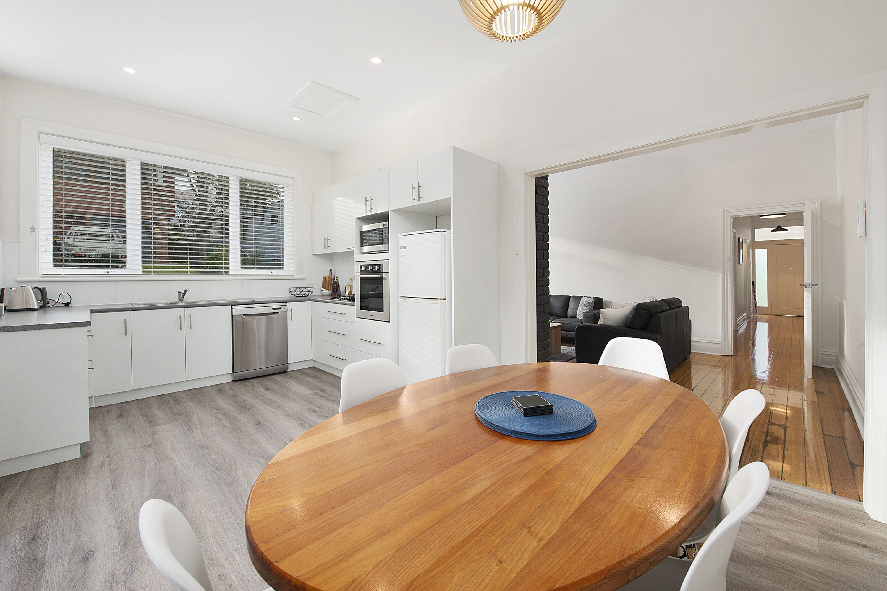 Flinders Cottage - Hobart — image 9