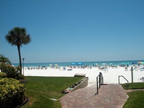 Property grounds - Beach Front Condo on Crescent Beach (Sarasota)
