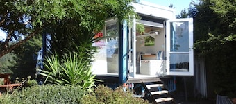Einzigartiges Truck Stop B & B mit einem modernen Touch, bei dem der Fluss auf den Ozean trifft
