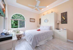 3 habitaciones, escritorio, tabla de planchar con plancha y wifi gratis 