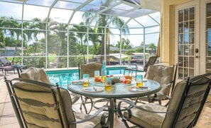 Dining - Benita - Pool Table and Canal View Gulf Access (Cape Coral)