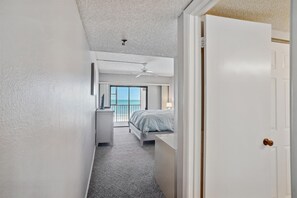 3 bedrooms, iron/ironing board, free WiFi, bed sheets - Villa Madeira 305 Fresh Updates, Luxurious Beach Getaway! (Madeira Beach)