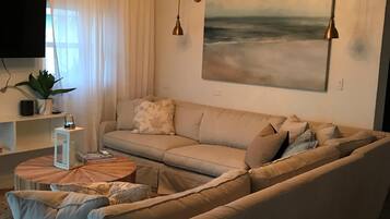 Smart TV, books, stereo