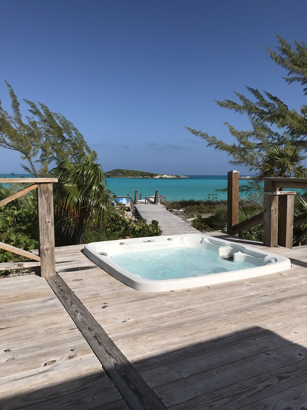 Bain à remous extérieur