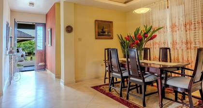 The Inn at 6 - Elegant & Pristine Home an Oasis in The City of Kingston