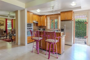 Coffee/tea maker, fridge, microwave, oven
