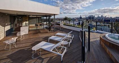 City Views Riverside 2 Bed/2 Bath Resort apartment