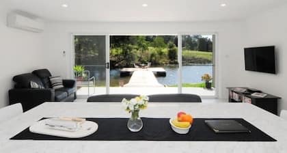 Privacy space comfort.
Visit Bundanon Stay at Heron's Rest @ Tapitallee Lodges