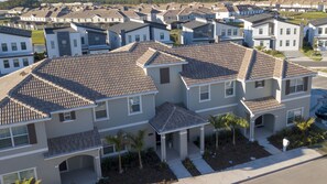 Exterior - ⭐GRAND OPENING⭐4 BD/3 BA at Storey Lake! Private Pool/Themed Rooms/Disney area (Kissimmee)