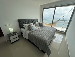 2 bedrooms, in-room safe, desk, iron/ironing board