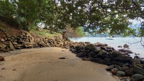 Plage, chaises longues