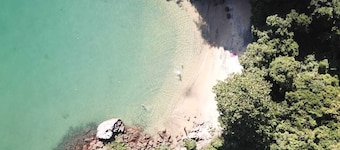 Casa com piscina e praia - CondomĂnio Praia Baleia