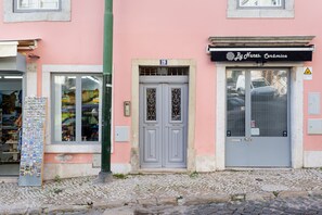 Exterior detail - By the Castle | TRENDY COMFY & NEW | Family-Friendly (Lisboa)