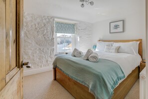 4 chambres, fer et planche à repasser, Wi-Fi, draps fournis