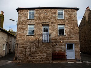Exterior - Maranatha - Central St Ives - Sleeps 8 - Parking - Dog Friendly (St Ives)
