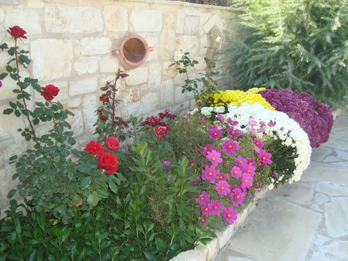 Family - friendly Luxury Stone-built Villa  With Private Pool In Stroumbi