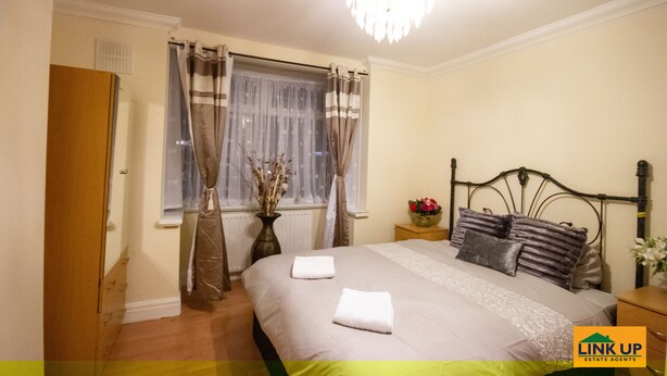 Casa familiar, varias camas, vistas al jardín | Ropa de cama de alta calidad y cortinas opacas