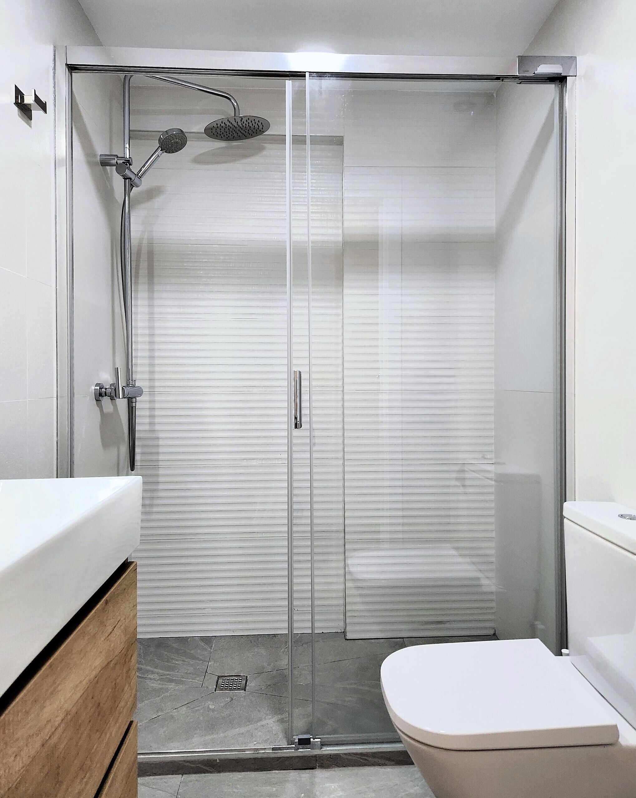 Shower, towels