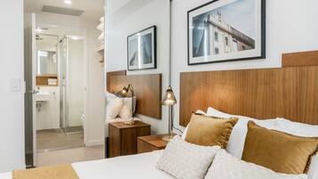 Apartment, 1 Queen Bed | Iron/ironing board, free WiFi, bed sheets