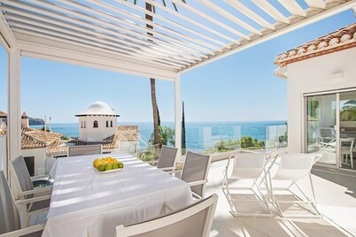 Beautiful quiet house in the best location on the Spanish coast.