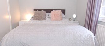 Mar Apartment Stirling. Close to Stirling Castle and town centre.