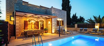 Family villa Elia with heated pool, 2 minutes walking to local amenities