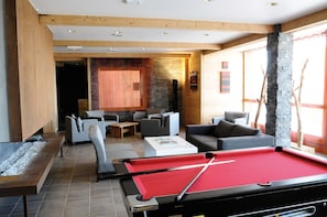 Games room - Ski aux Pieds ! Appart charmant | Piscine + Sauna (Bourg-Saint-Maurice)
