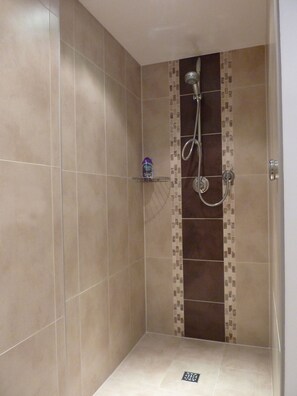 Shower, hair dryer, towels, soap - Alpine Style House with Stunning Views, Walking, Biking, Rogla Ski Area+Spa 5km (zrece)