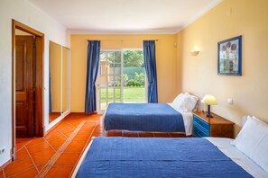 5 makuuhuonetta, silitysrauta/-lauta, internet, vuodevaatteet