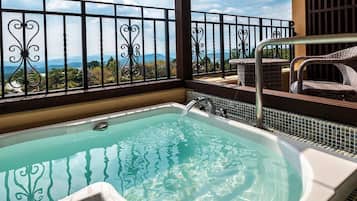 Separate tub and shower, spring water tub, rainfall showerhead