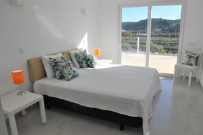 5 chambres, fer et planche à repasser, Wi-Fi gratuit, draps fournis