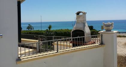 Casa de vacaciones frente a la playa a 30 metros del agua