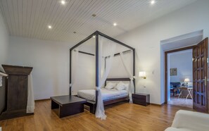 9 chambres, fer et planche à repasser, Wi-Fi, draps fournis