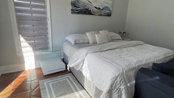 Fer et planche Ă repasser, lit parapluie, Wi-Fi gratuit, draps fournis