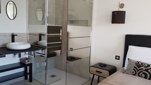 3 habitaciones y caja de seguridad en la habitación 