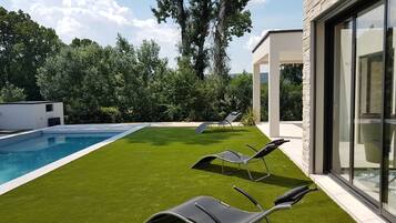 Piscine extérieure, piscine chauffée