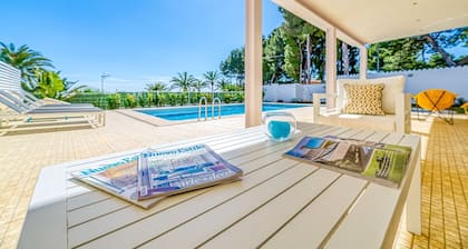 Amazing Villa with pool and sea views