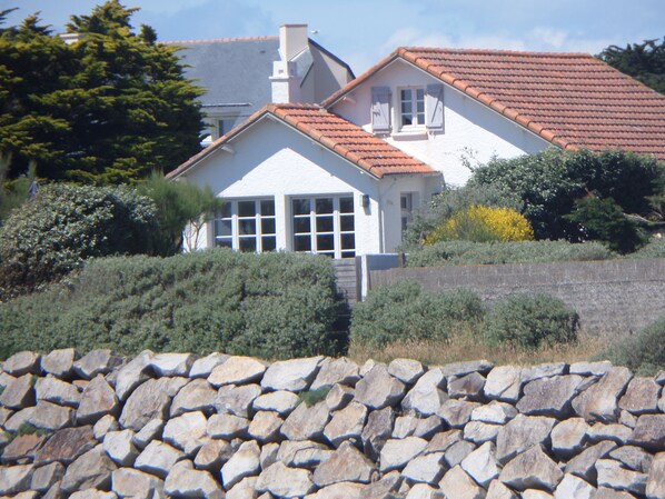 Exterior - Seafront house with terrace on coastal path. 100 metres walk to beach (Piriac-sur-Mer)