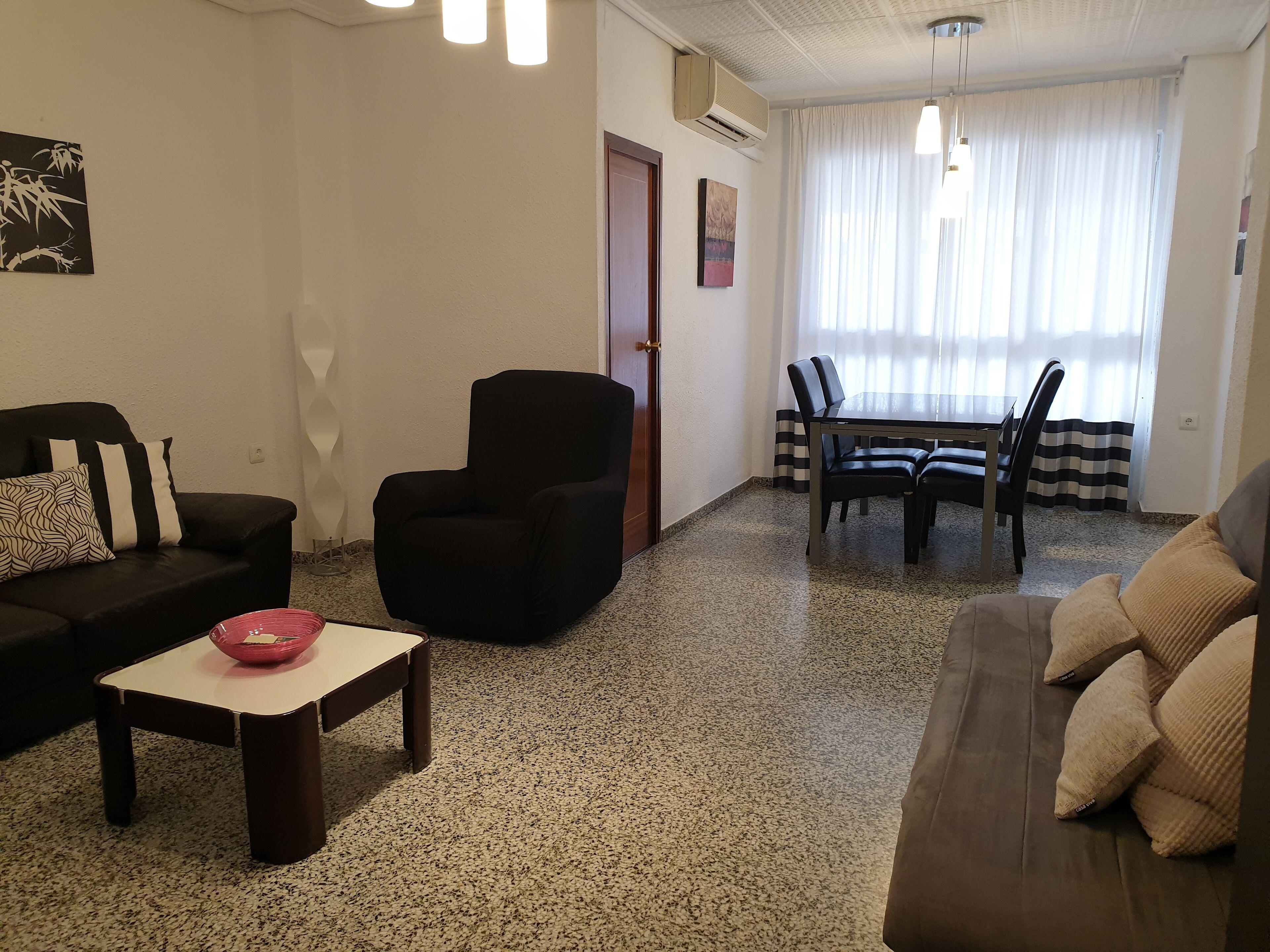 Smart TV, books, stereo