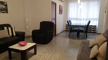 Smart TV, books, stereo