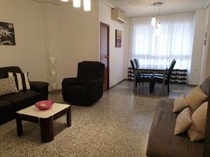 Smart TV, books, stereo