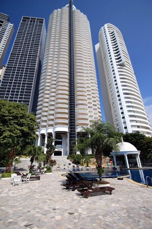 Exterior - Sky Beach (Pattaya)