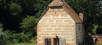 The Dovecote, historic cottage in a peaceful garden